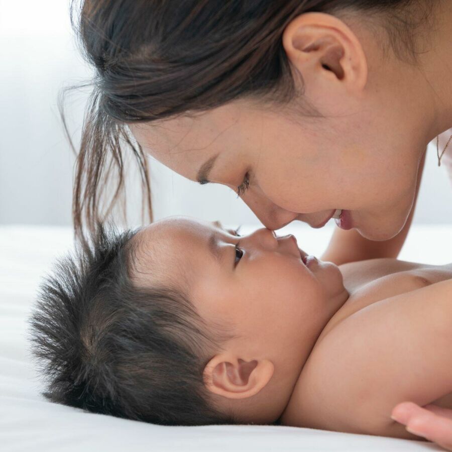 Imagem mae-e-bebe-jsorrindo - untos